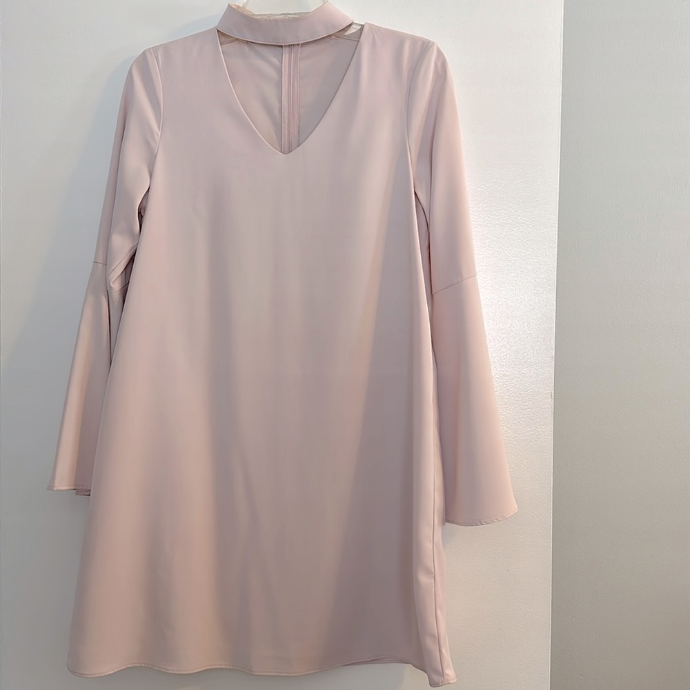 Blush flowy dress with high neck and flowy sleeves size XS